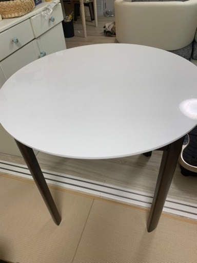 【決まりました】丸テーブル