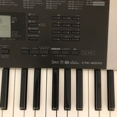 【スタンド•椅子付き】CASIO CTK-4200 キーボードの画像