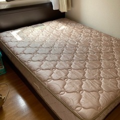 ベッド&マットレスをセットでお譲りします。の画像