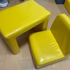子供用テーブルとイス