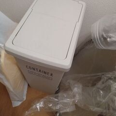 台所で使っていたゴミペールです。