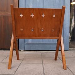 ACME FURNITURE(アクメファニチャー)のBROOKS(ブルックス)ブックスタンドです。ヴィンテージテイストたっぷりのマガジンラック。折り畳み可能なのでコンパクトに収納も♪CG235の画像