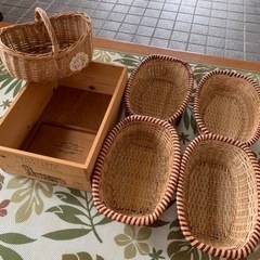 雑貨屋　ワイン箱＆カゴ