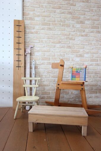 こんなお洒落な子供室があってもいいじゃない。まだまだ沢山家具あります。