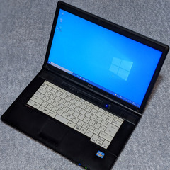 【引取予定者が決まりました】富士通 LIFEBOOK A561/...