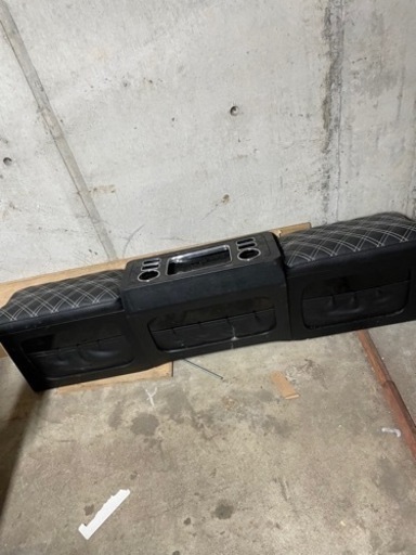 200系ハイエース ワイドスーパーGL リアテーブル椅子