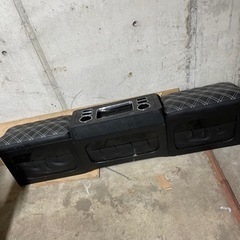 200系ハイエース ワイドスーパーGL リアテーブル椅子