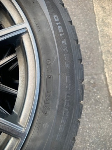 ダンロッウィンターマックス 215/55R17  PCD114.3  2018年 