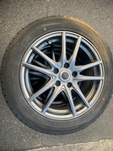 ダンロッウィンターマックス 215/55R17  PCD114.3  2018年
