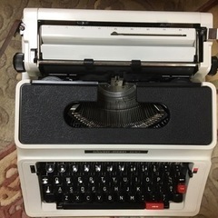 値下げ！レトロなタイプライター　シルバー精工　800 ホワイトの画像