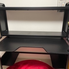 【取引中】IKEAゲーミングデスクFREDDE
