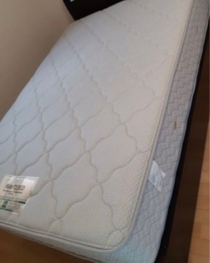 ダブルベッド　Nラムサールのマットレス　追加料金でベッドフレーム　【値下げ交渉可】