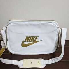 【値下げ】エナメルバッグ　ナイキ　Ｌサイズ　３８Ｌ