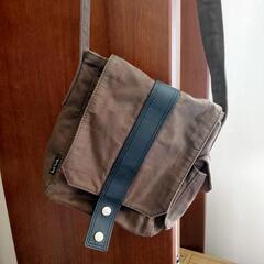 VINTAGE PAUL SMITH SHOULDER POAC...