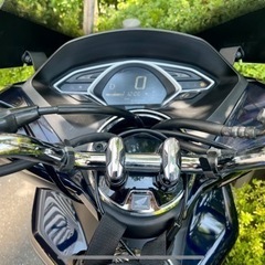 ホンダPCX125ハイブリット2018年式JF84走行5千km台リアボックス付きの画像