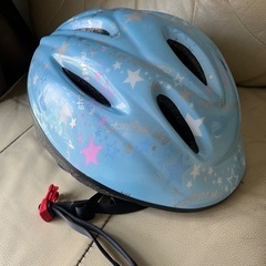 小学生女の子向けの自転車ヘルメット付きの画像