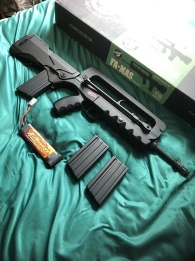 電動ガン　ファマス