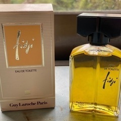 Guy Laroche Paris fidgi