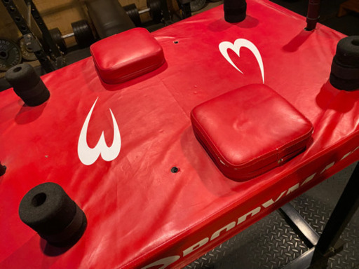 ボディメーカー製　アームレスリング台