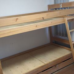 二段ベットの画像