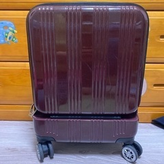 スーツケース