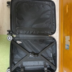 スーツケースの画像