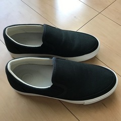 美品　無印スリッポンスニーカー　黒の画像
