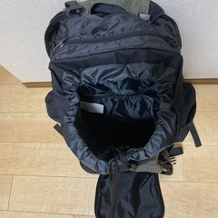 Amazonベーシック ハイキング キャンプ バックパック 65Lの画像