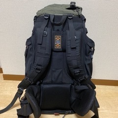 Amazonベーシック ハイキング キャンプ バックパック 65Lの画像