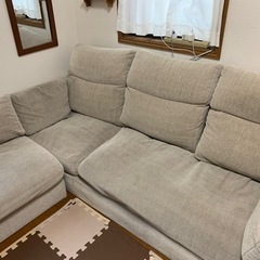 ソファー　3人がけとオットマン