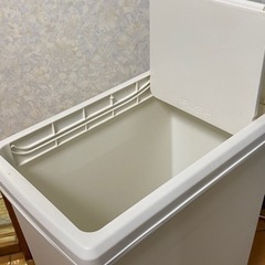 【値下げ】スライド式 45リットル ゴミ箱の画像