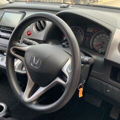 車検令和5年8月まで　ストリーム　２WD　試乗可能　自社ローン可能の画像