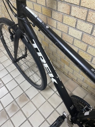 〈渋谷、下北沢周辺引渡し〉クロスバイク/自転車 TREK トレックFX2