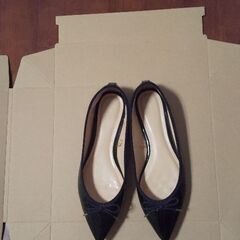 GUのエナメルシューズです。