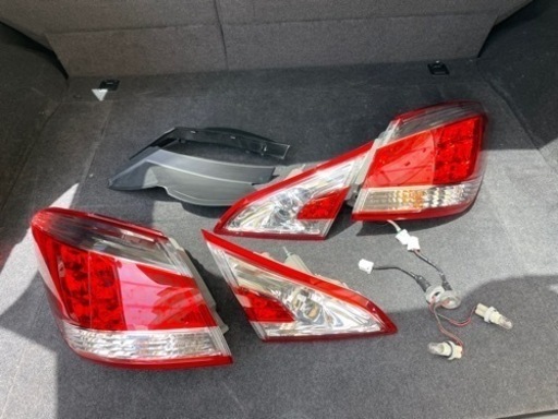 ムラーノ　テールランプ一式