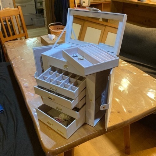 美品！アクセサリーケース
