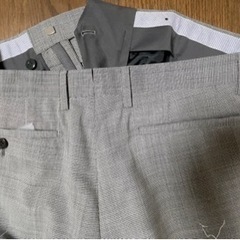 スーツカンパニー　パンツが2本付いた定価3万円のスーツの2本目のパンツ　春夏用薄手の画像