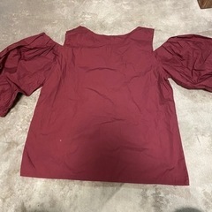 オフショルダー　シャツ　2枚の画像