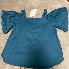 オフショルダー　シャツ　2枚の画像