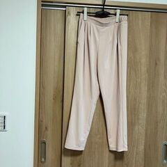 ★美品　ユニクロクロップト丈薄パンツ