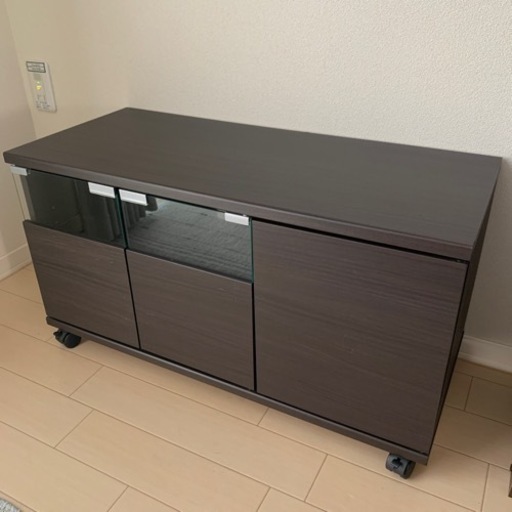 取引き決定しました。　テレビボード