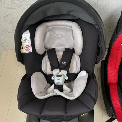 美品チャイルドシート2台セット