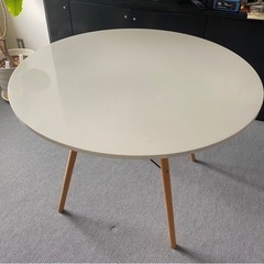 IKEA 白丸テーブルの画像