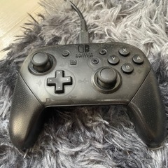 任天堂switch 本体　周辺機器　ソフト4本の画像