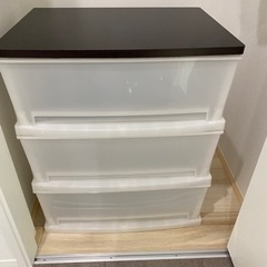 衣装ケース　天板付き