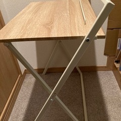 【取引中】折りたたみテーブルの画像