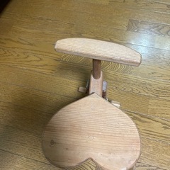 木で作った三輪車の画像