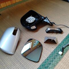 無料　引き取りに来れる方のみ　ヴォクシー左ドアミラー