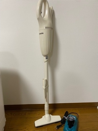 マキタ掃除機　CL100D 10.8V 充電機付き
