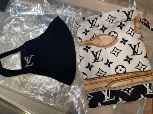 LOUIS VUITTON 新品 マスク、ポーチセット①